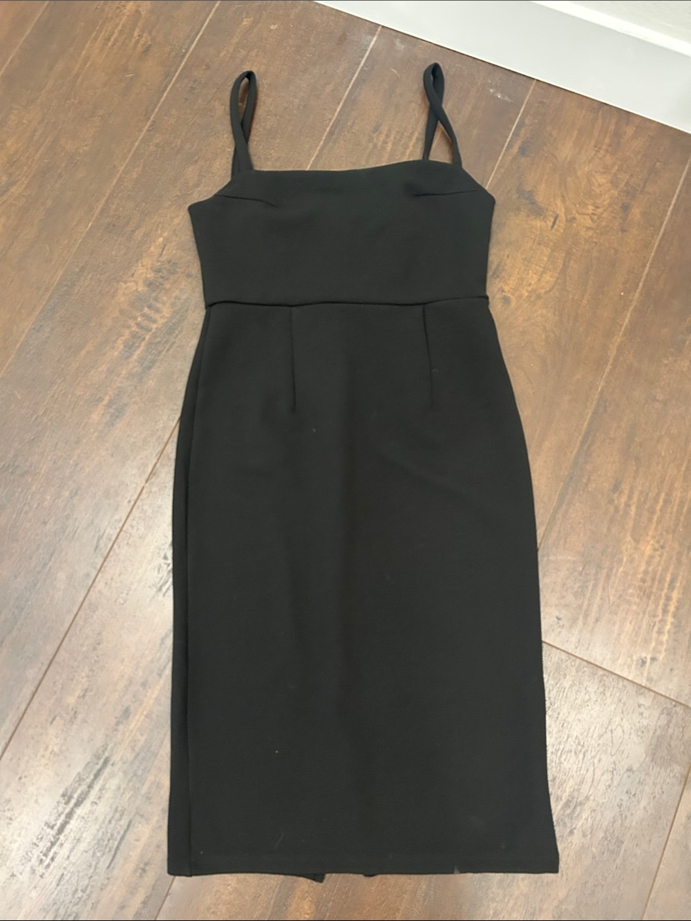 Selfie Leslie black dress